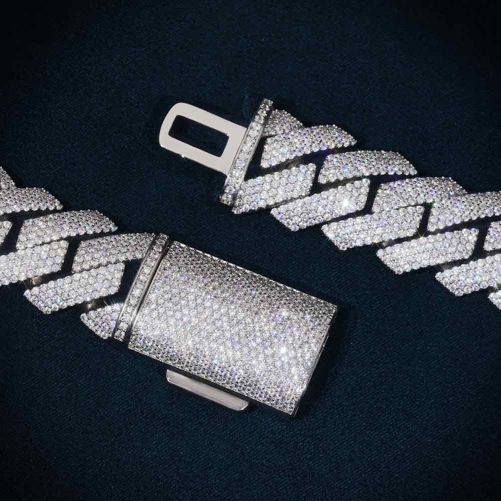 Eclipse ® Cuban Necklace